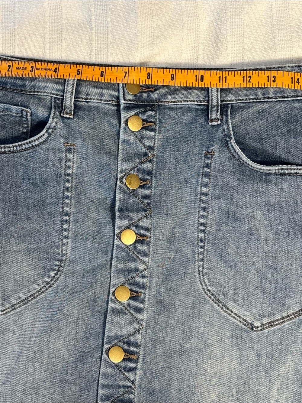 Kut from the Kloth Jean Skirt Size 8 Blue Denim Button-Front Skirt Knee-length - Picture 8 of 8